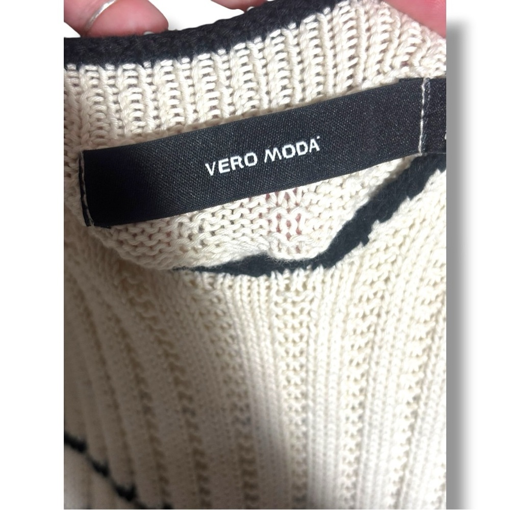 Vero Moda Cream and Black Horizontal Stripe Sleeveless V-Neck Knit Midi Dress - Picture 10 of 16